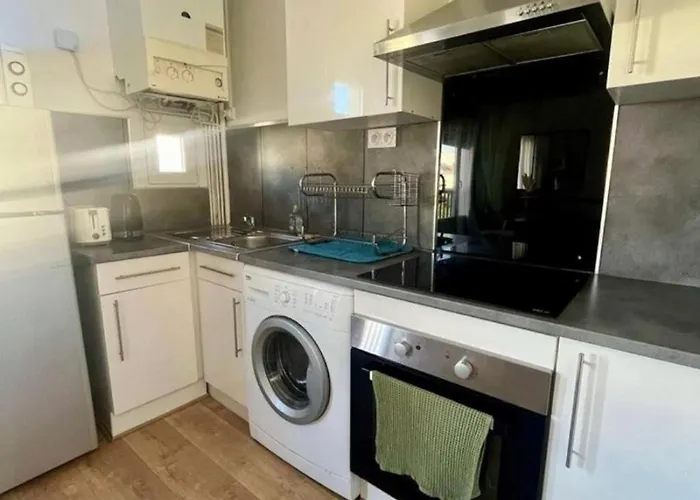 L'escale Au Centre De Valence (Drome)